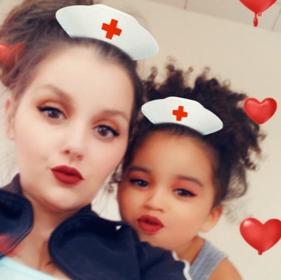 Hi Fellow Poshers 😍🤗 - Picture 1 of 2